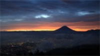 美しい　富士山の夜景　４K映像