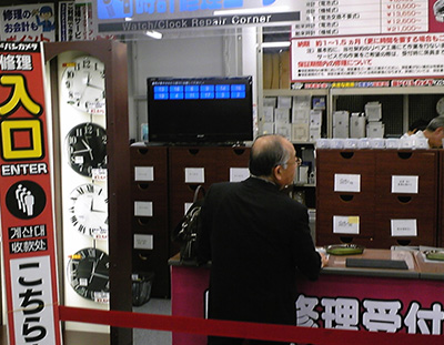 秋葉原ヨドバシカメラ　デジタルサイネージ応用の番号表示です。新宿、横浜、錦糸町などでも稼働中